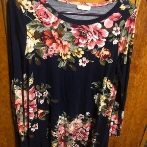 Oddy Navy Floral Shark Bite Tunic - size L